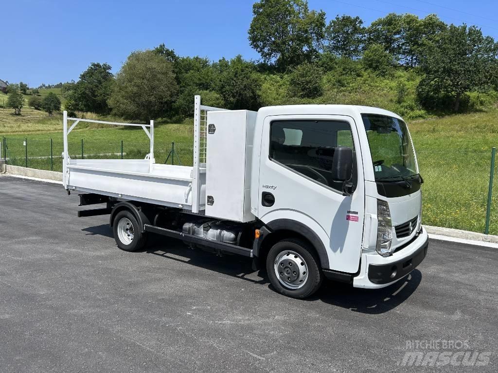 Renault Maxity Pickup Trucks