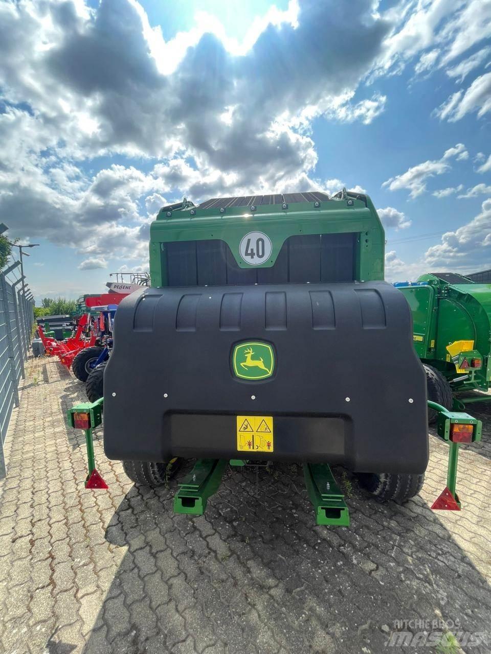 John Deere V451G Round Balers