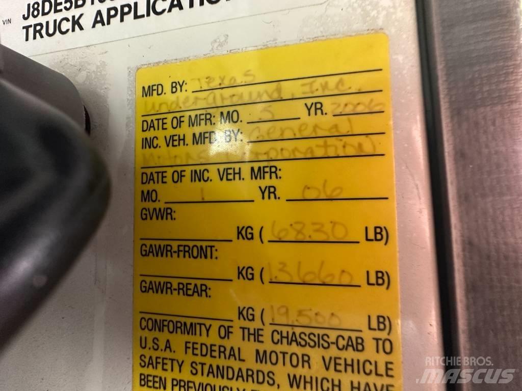 GMC W 5500 HD Vacuum Trucks