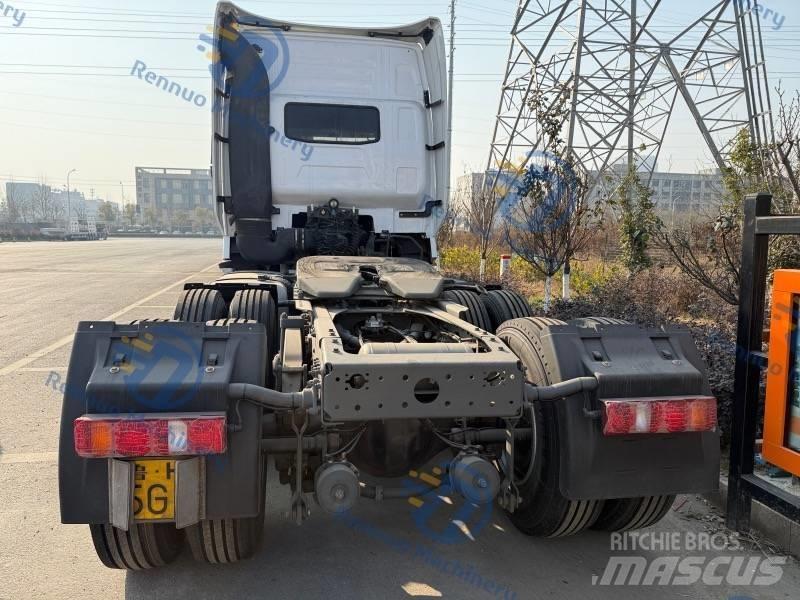 Howo Tractor 420 Conventional Trucks / Tractor Trucks