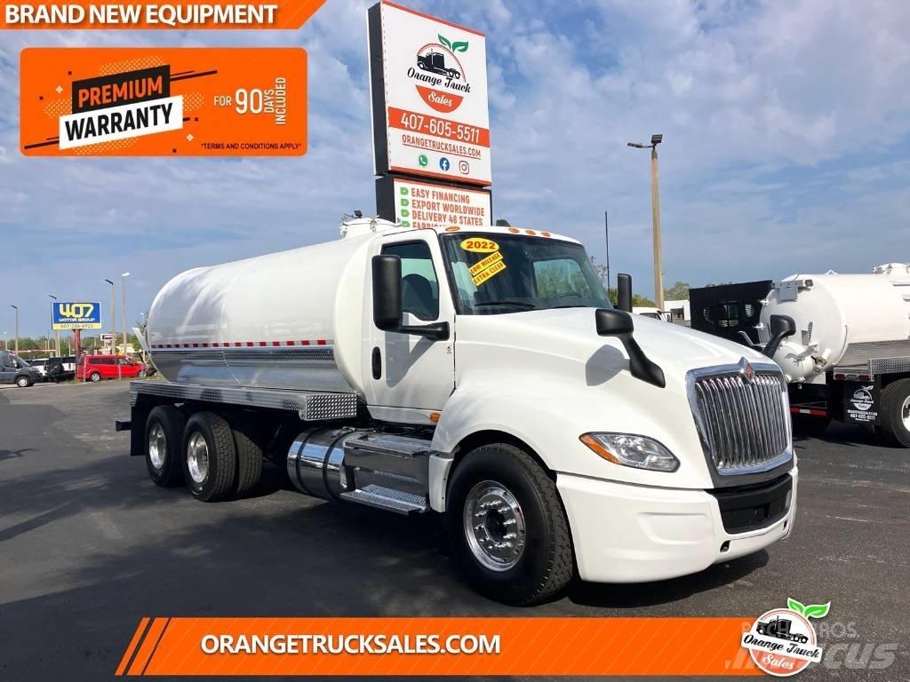 International LT 625 Tank Trucks
