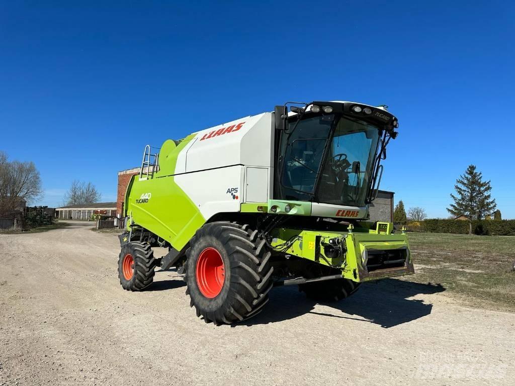 CLAAS Tucano 440 Combine Harvesters