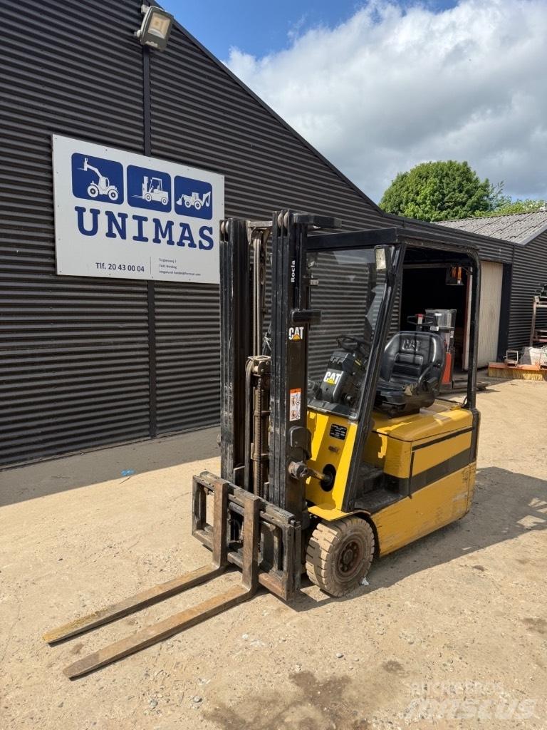 CAT EP 16 Electric Forklifts