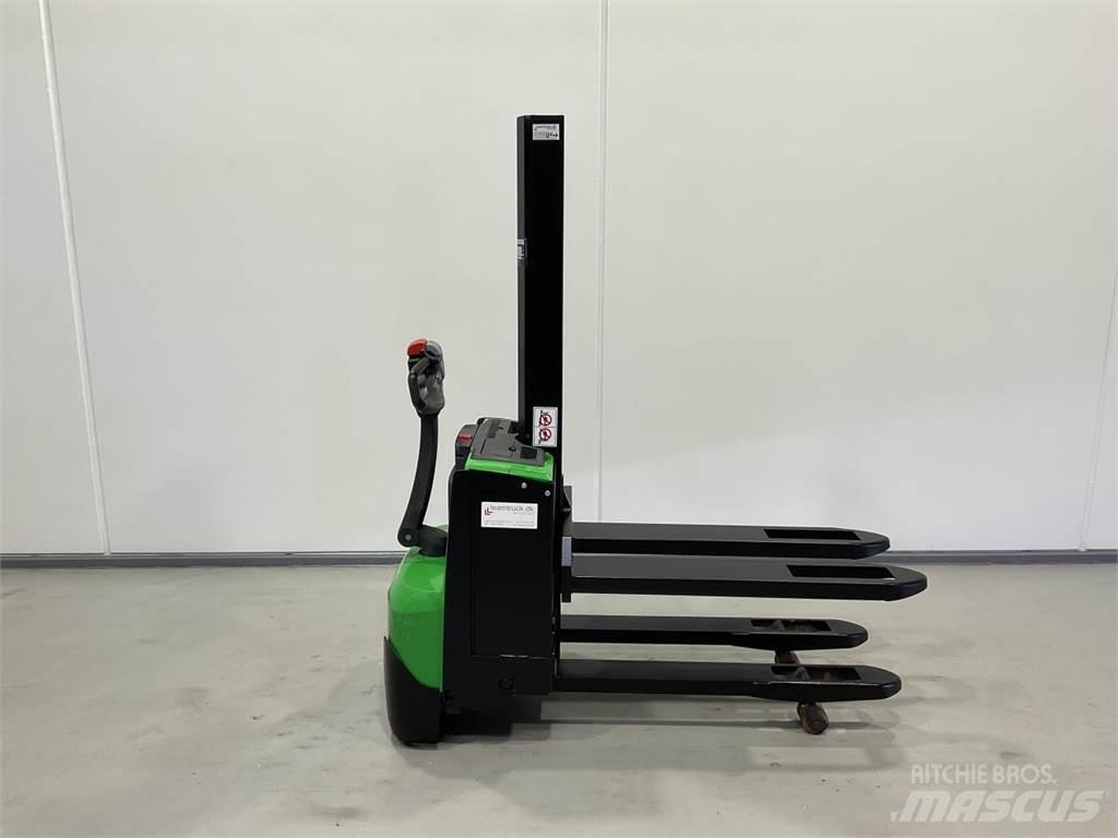 Cesab S208L Self Propelled Stackers