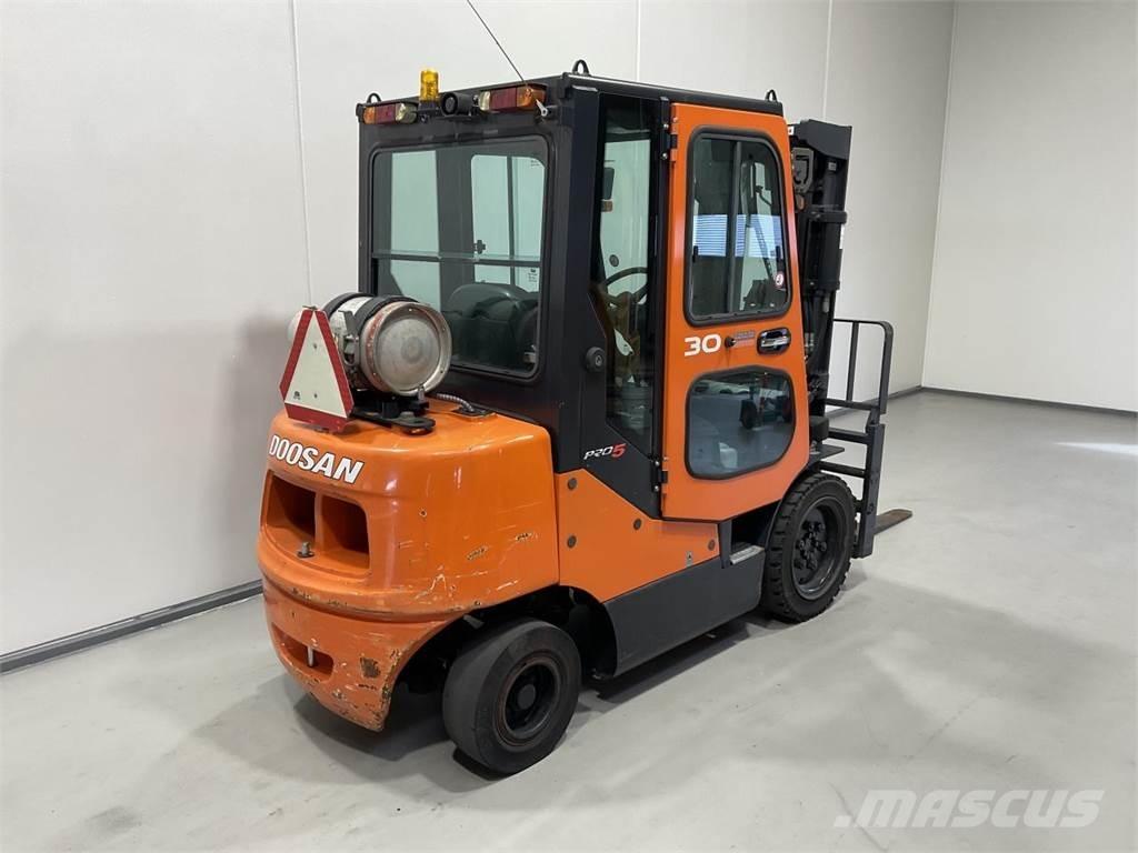 Doosan G30E-5 LPG trucks