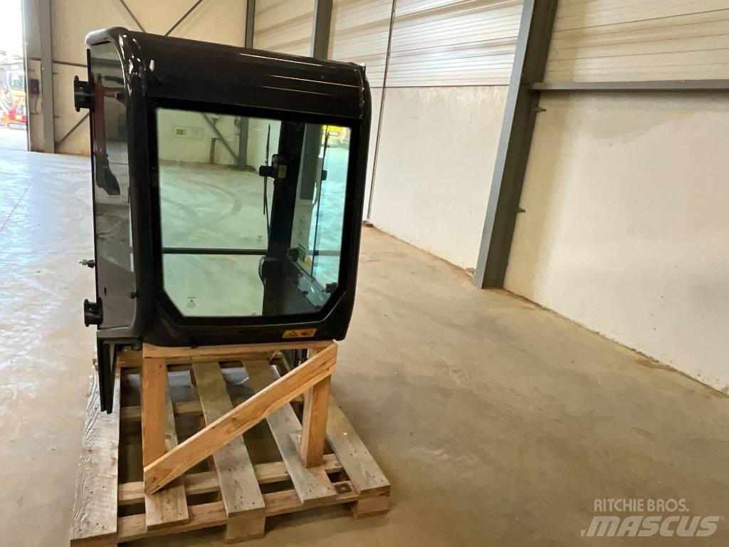 Kubota U 27-4 Forestry Cabin