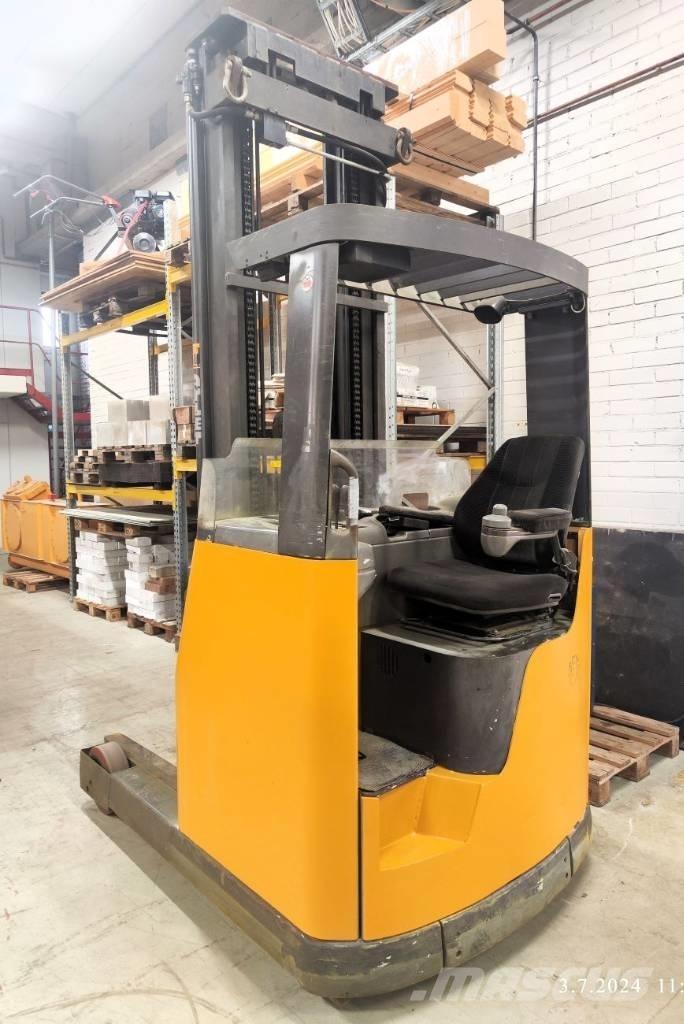 Atlet UNS 200 D Reach trucks