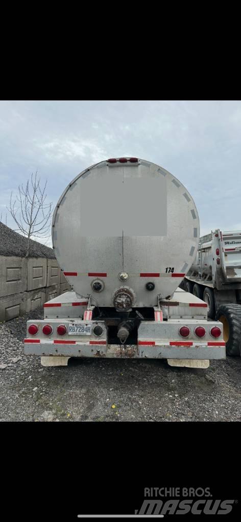 Remtec 4 AXLES Tank Trailers