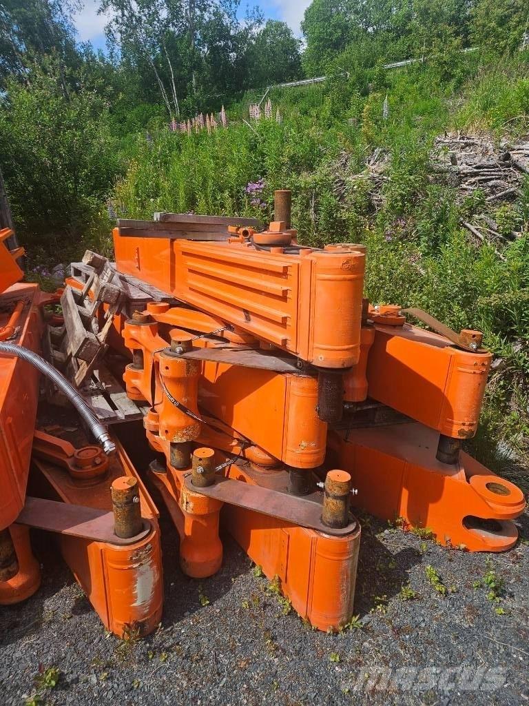 Hitachi ZX 350 LC-7 Booms and dippers