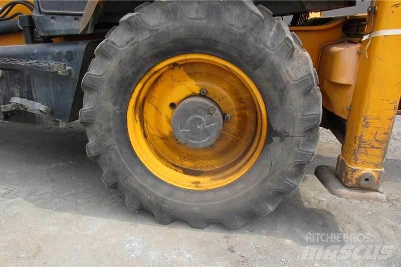 JCB 3DX4 Backhoe Loaders