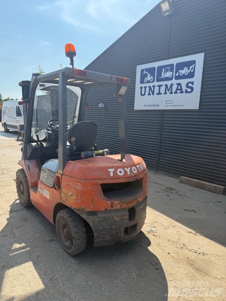 Toyota FD 25 Diesel Forklifts