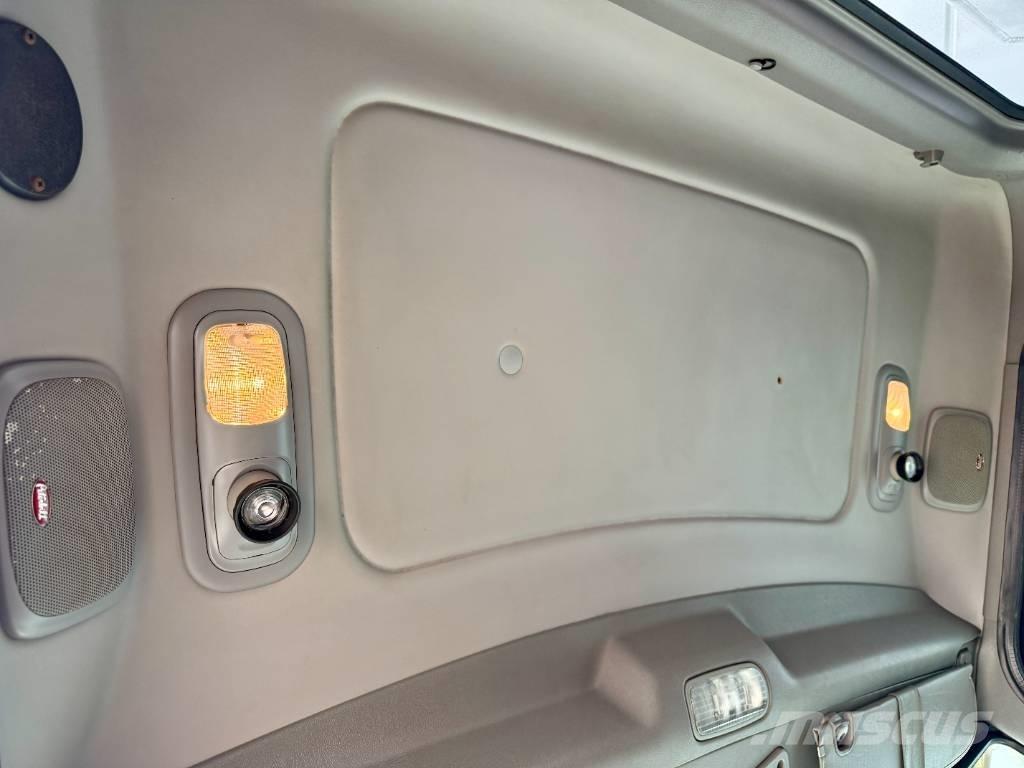 Peterbilt 357 Conventional Trucks / Tractor Trucks