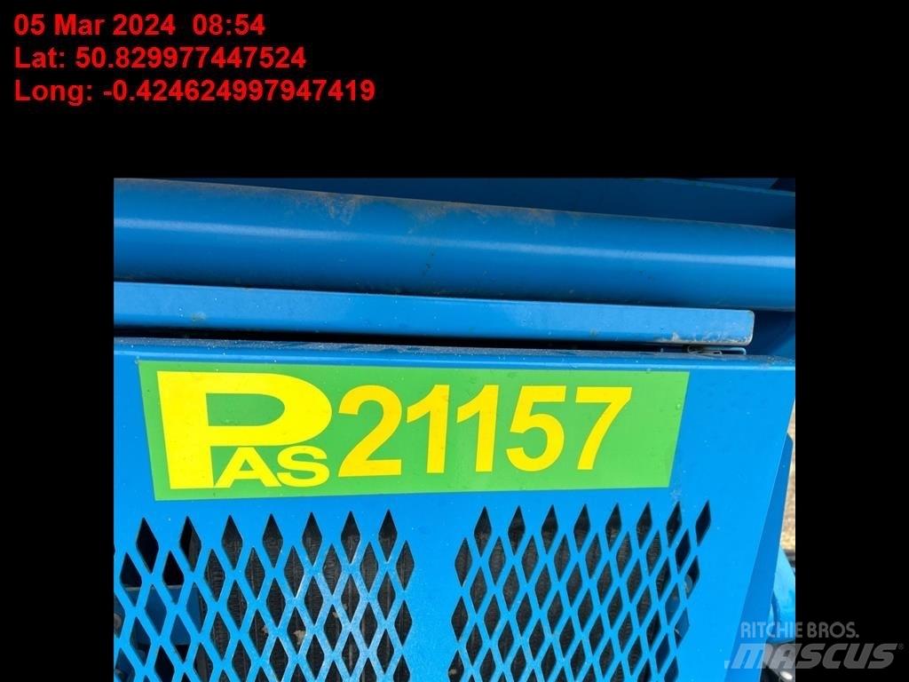 Genie GS 4390 Scissor Lifts