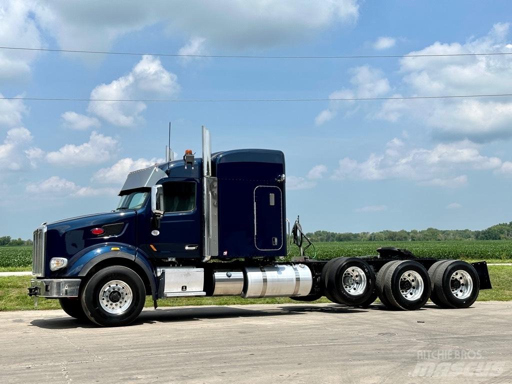 Peterbilt 567 Conventional Trucks / Tractor Trucks