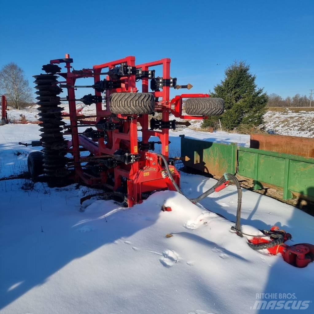 He-Va Triple-Tiller Cultivators