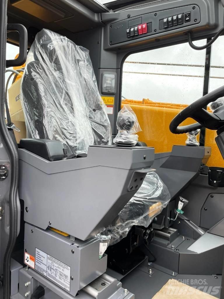 Kato CR-130Rv Mobile and all terrain cranes