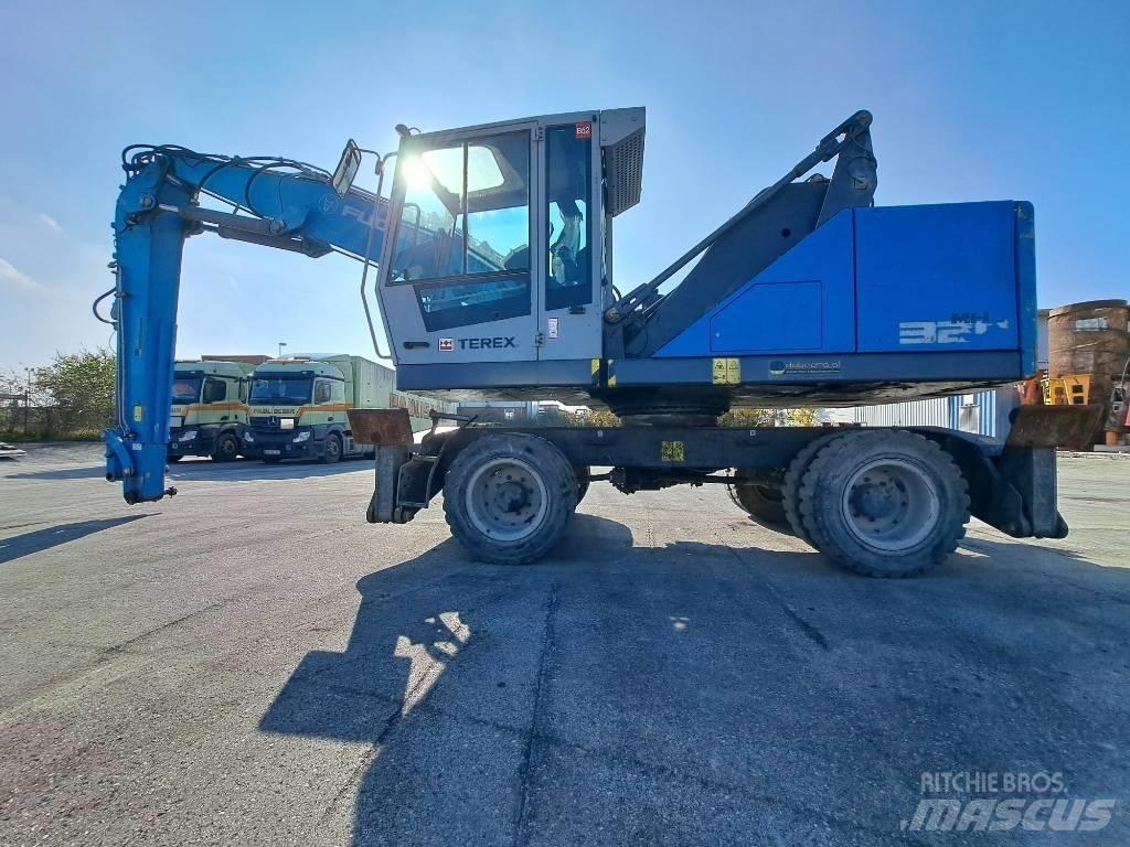 Fuchs MHL 320F Waste / Industry Handlers