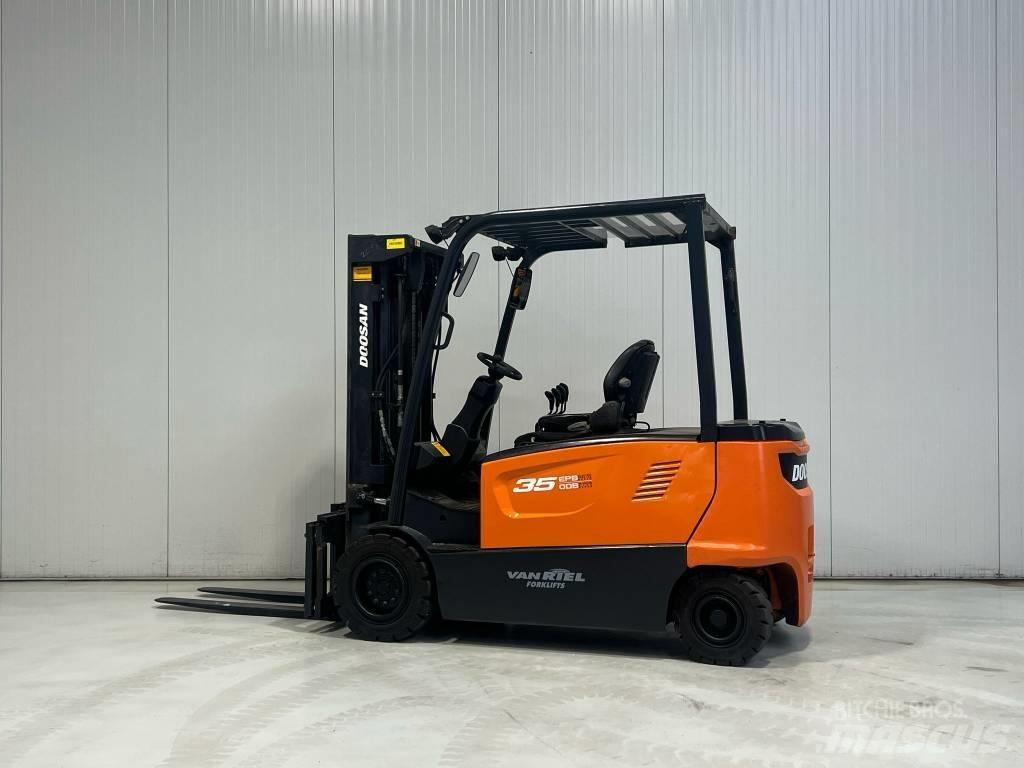 Doosan B35X-7 Electric Forklifts