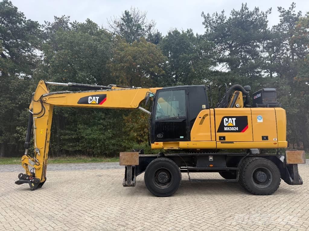 CAT MH 3024 Wheeled Excavators