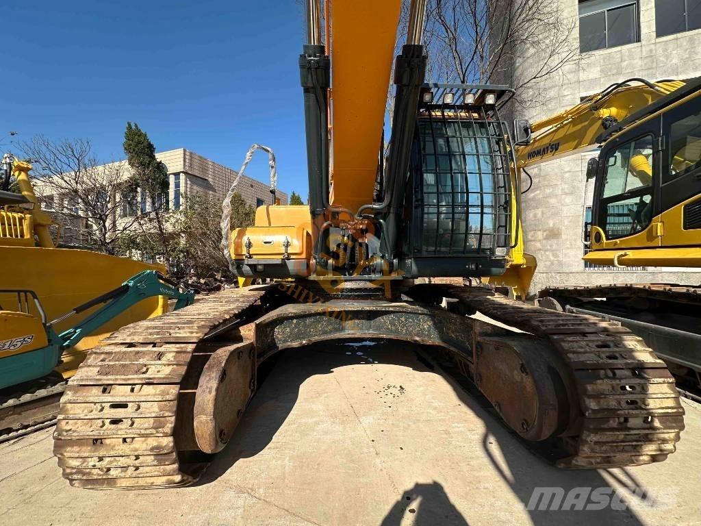 Hyundai Robex 520 VS Crawler Excavators