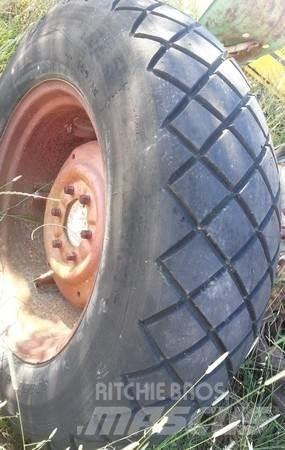  Pneus 14.9-28 jardim Tires, wheels and rims