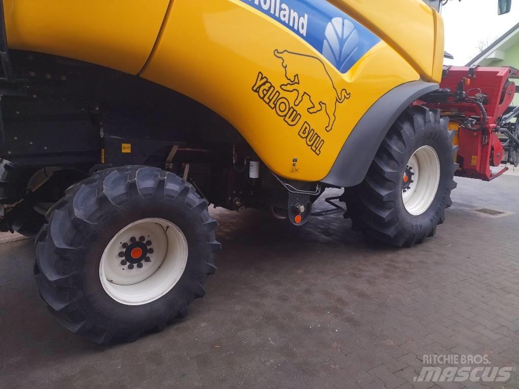 New Holland CX 8040 Combine Harvesters