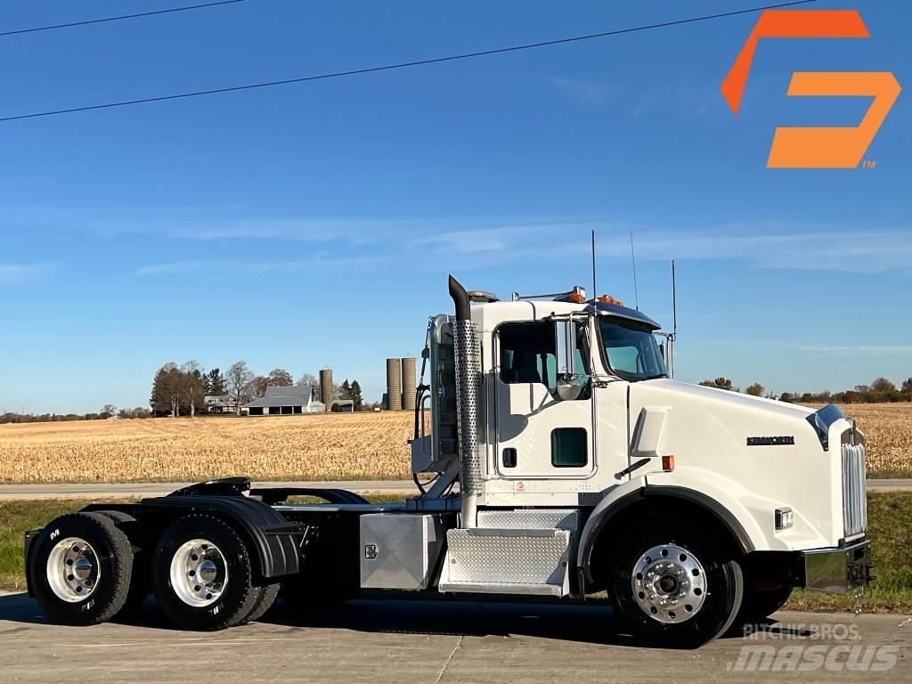 Kenworth T 800 Conventional Trucks / Tractor Trucks
