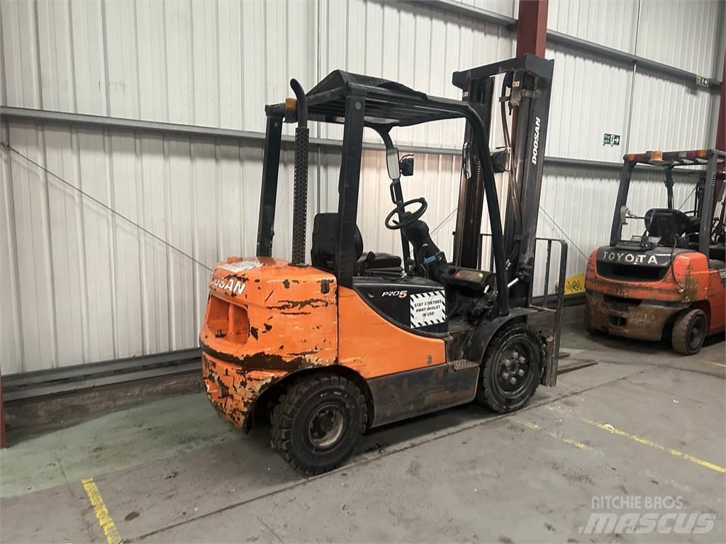 Doosan D25S-5 Diesel Forklifts