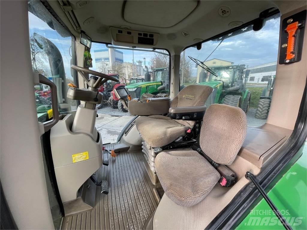 John Deere 7230 R Tractors