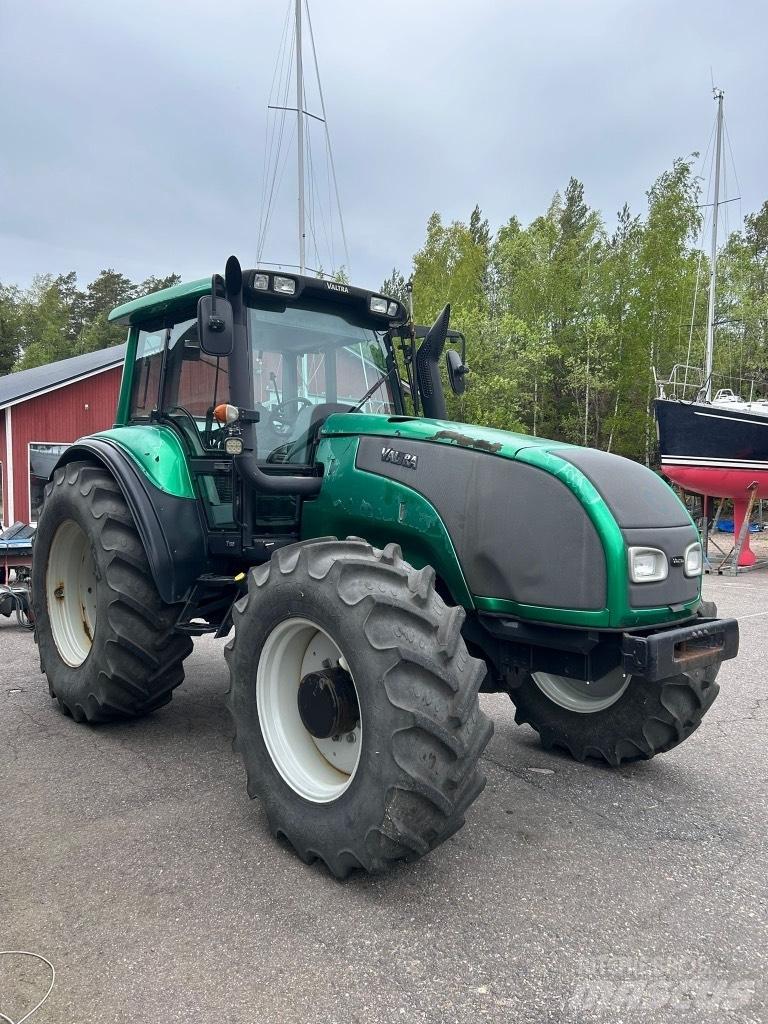 Valtra T 150 Tractors
