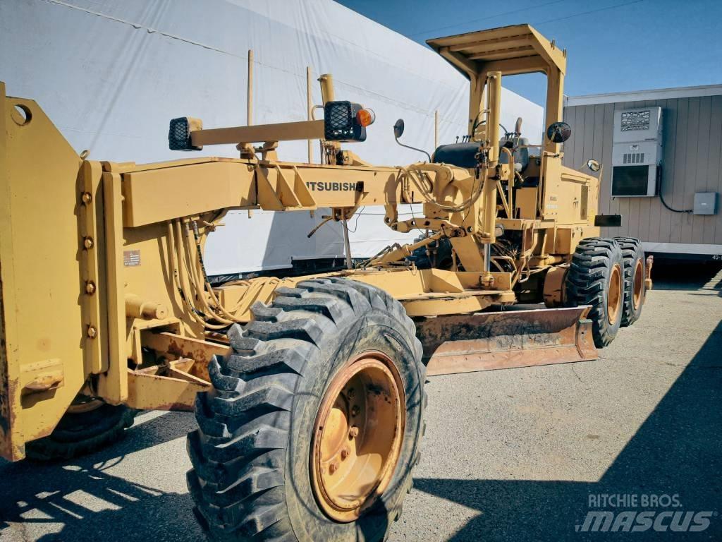 Mitsubishi MG400 Motor Graders