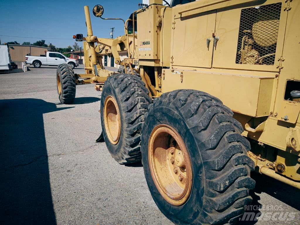 Mitsubishi MG400 Motor Graders