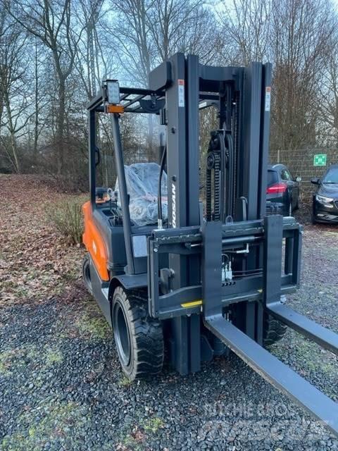 Doosan D30NXS Diesel Forklifts