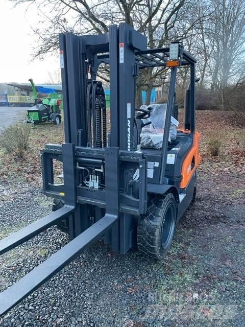 Doosan D30NXS Diesel Forklifts