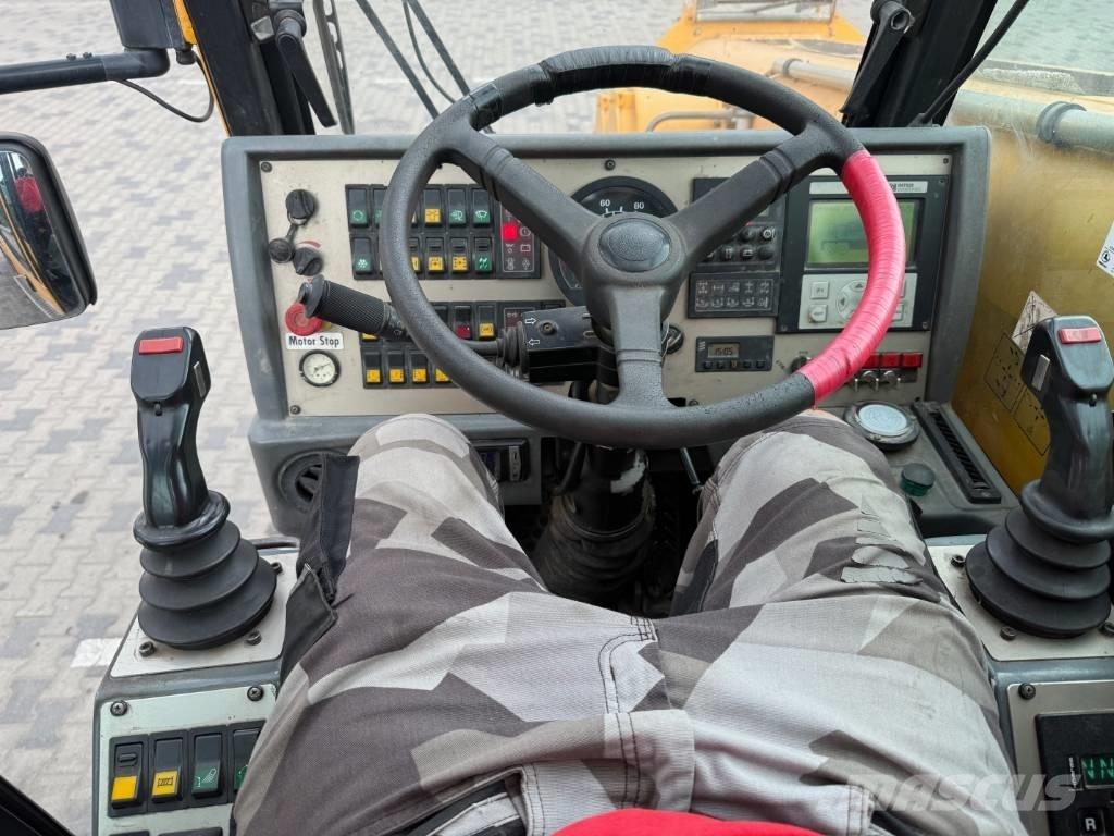 Demag AC 40-1 City Mobile and all terrain cranes