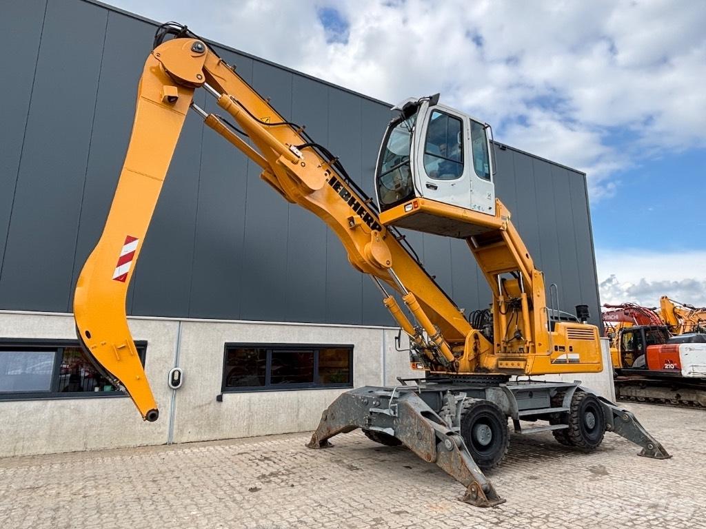 Liebherr A 904 C Waste / Industry Handlers