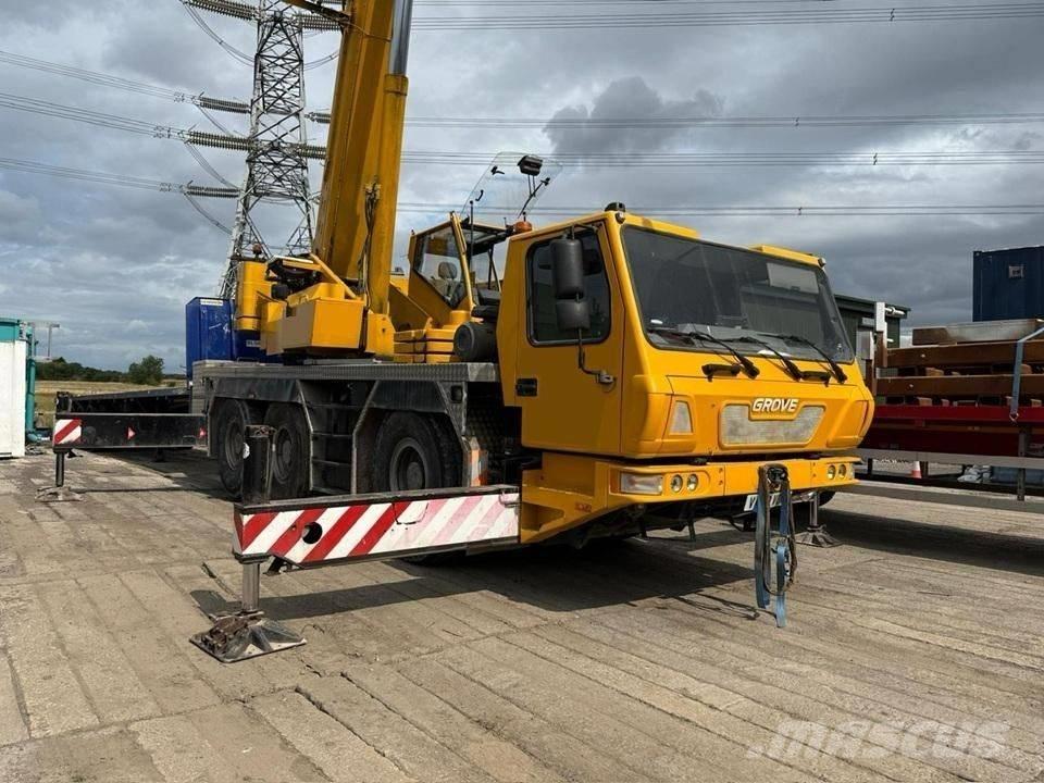 Grove GMK 3055 Mobile and all terrain cranes