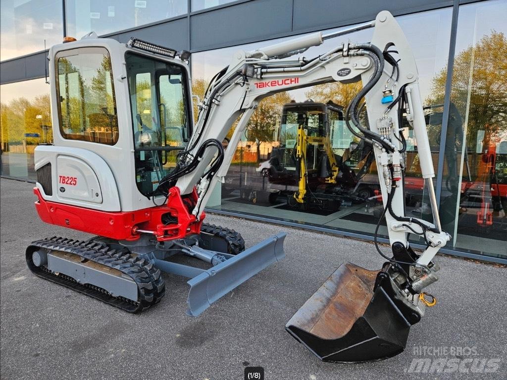 Takeuchi TB 225 Mini Excavators <7t (Mini Diggers)