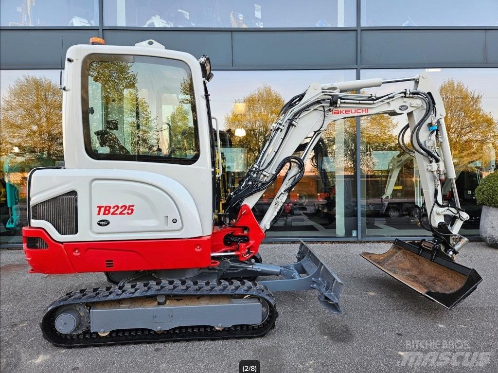 Takeuchi TB 225 Mini Excavators <7t (Mini Diggers)