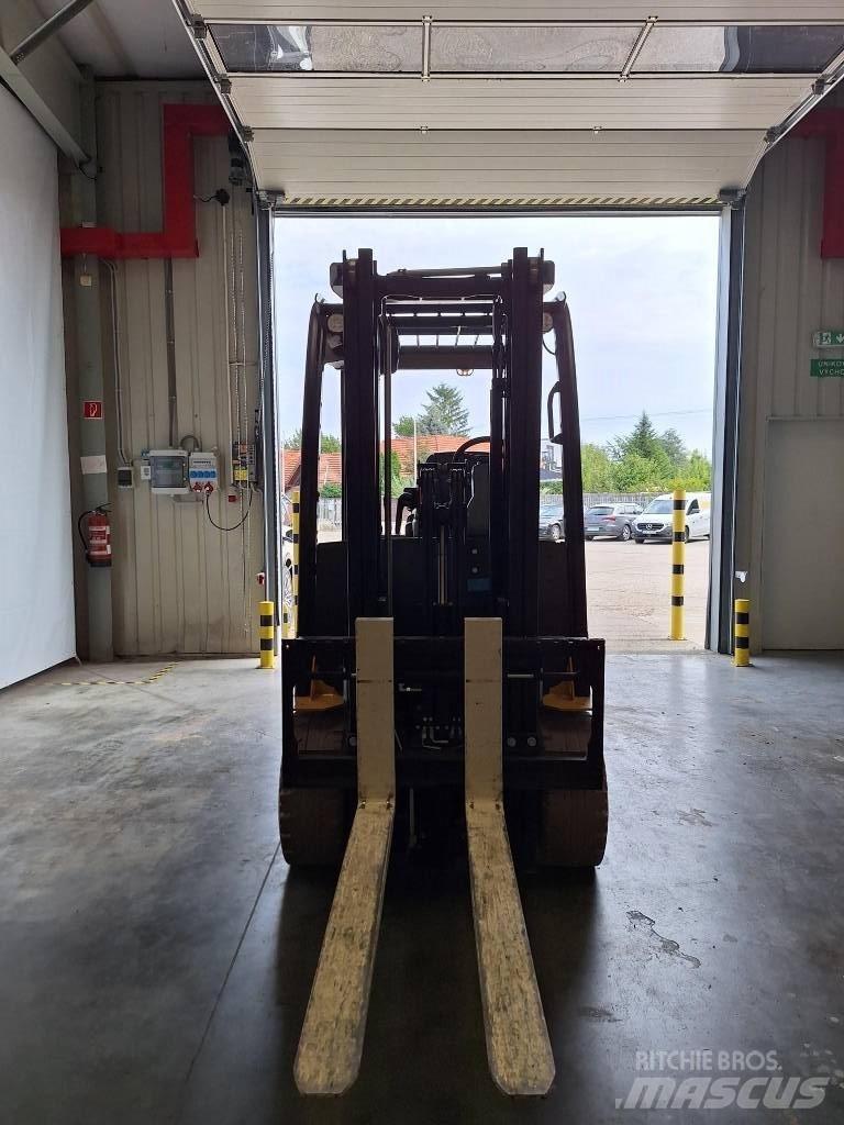 Yale ERP 30 VL Electric Forklifts