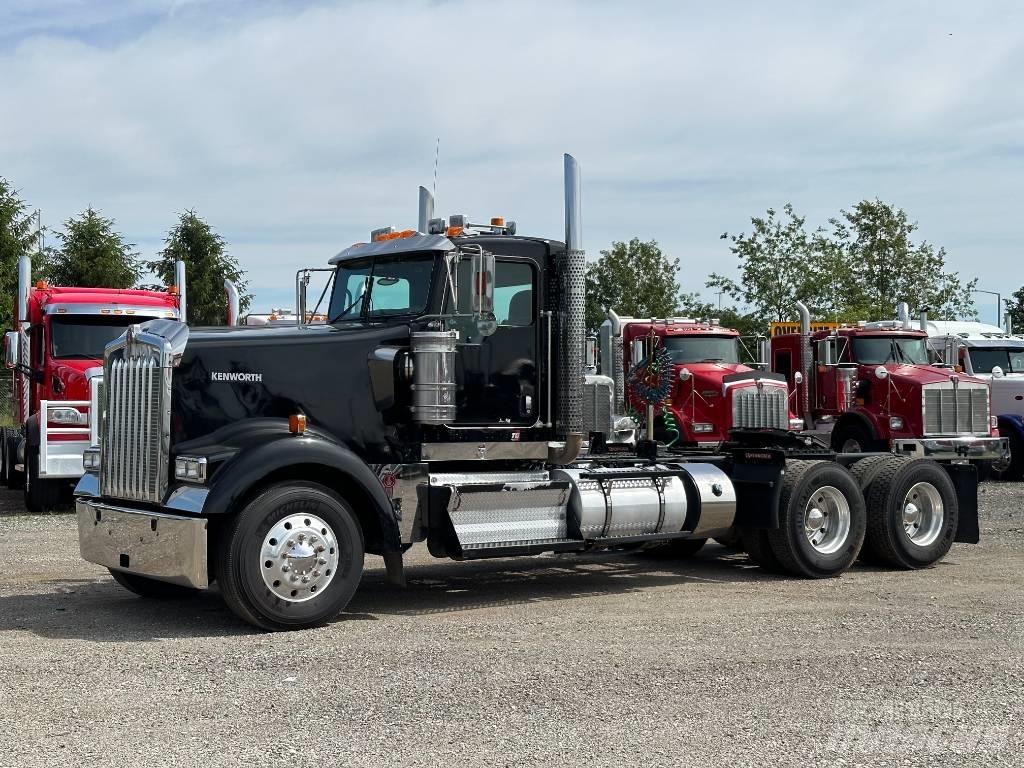 Kenworth W 900 Conventional Trucks / Tractor Trucks