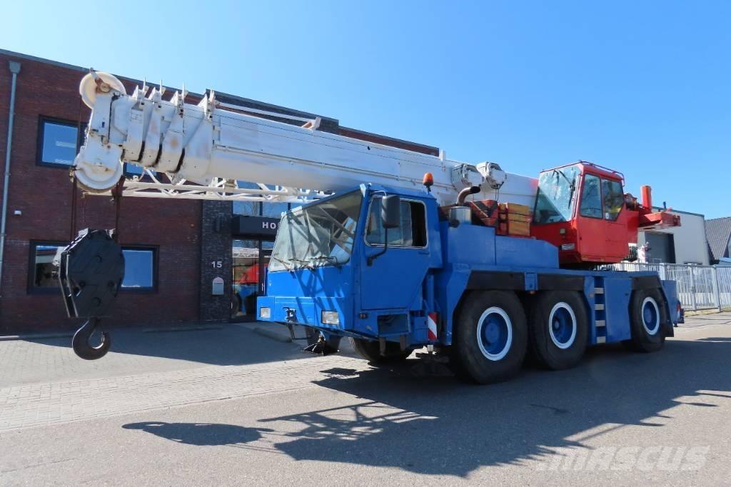 Liebherr LTM 1050-1 Mobile and all terrain cranes