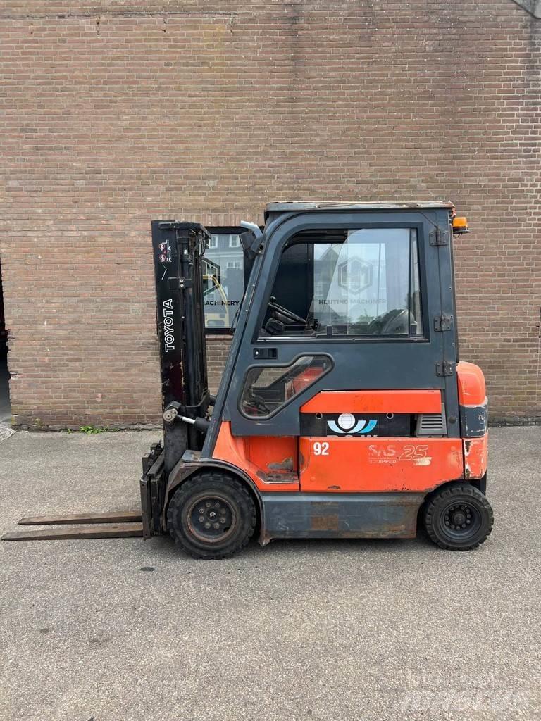 Toyota 7FBMF25 Electric Forklifts