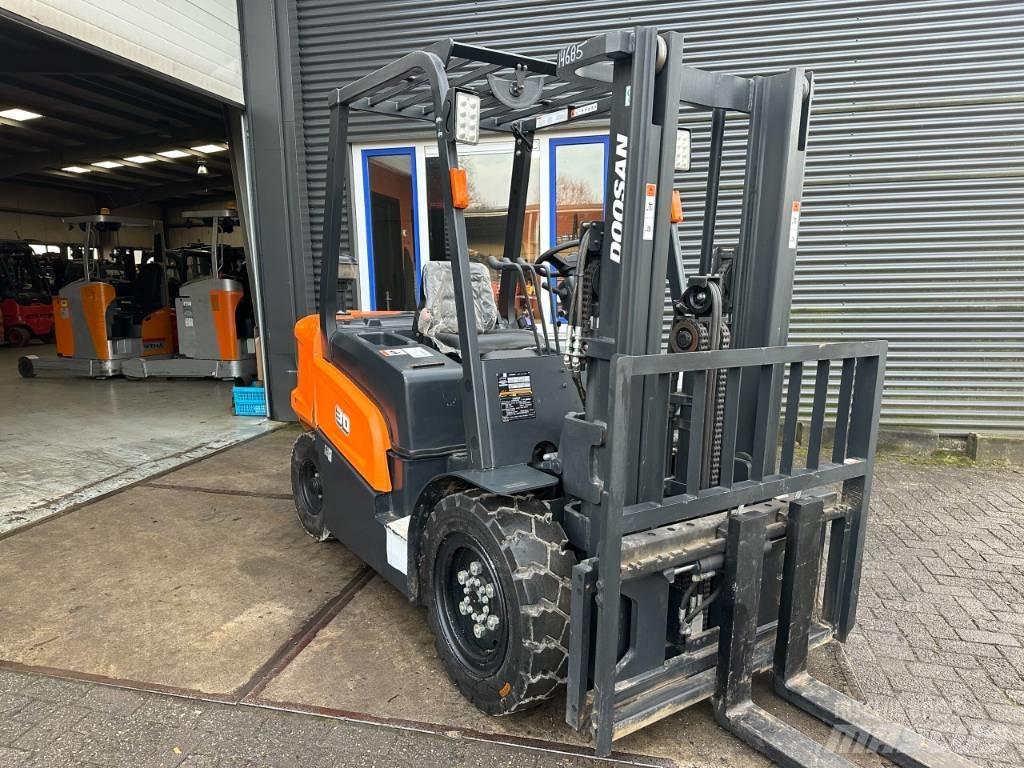 Doosan D30NX Diesel Forklifts