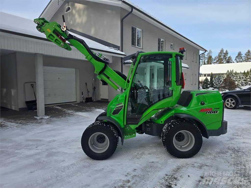 Avant 860i Mini Loader