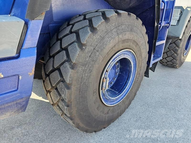 Liebherr L 556 Wheel Loaders