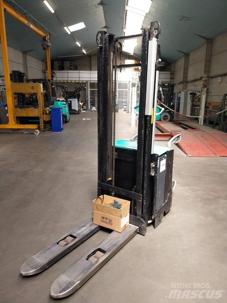 Mitsubishi SBV 16 N Self Propelled Stackers