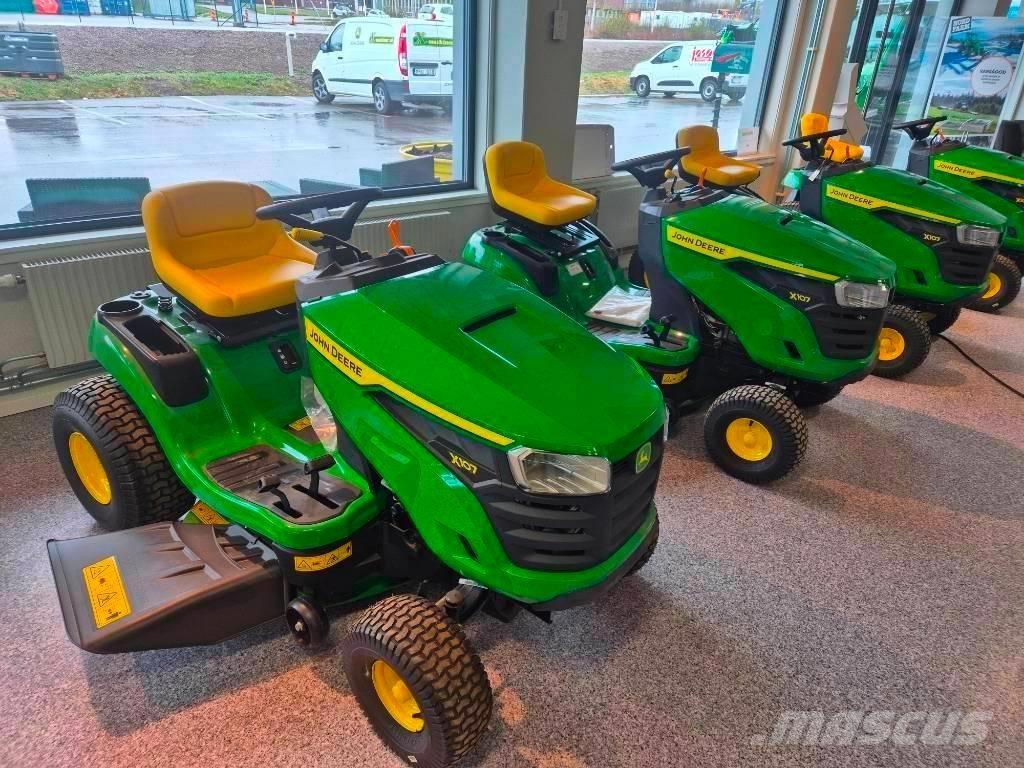 John Deere X 107 Riding mowers