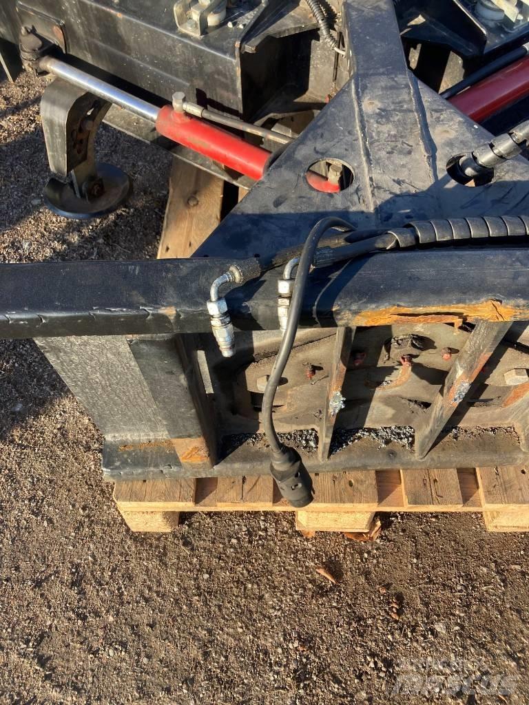 XYZ 2050 Snow Grooming Equipment