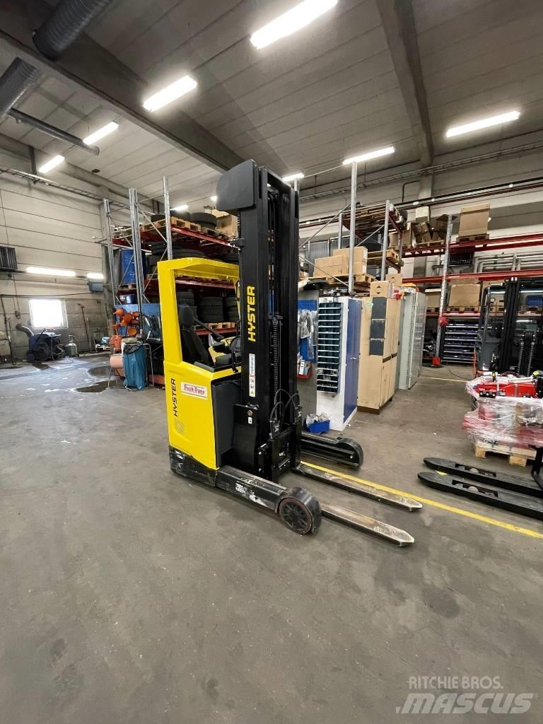 Hyster R1.4 Reach trucks